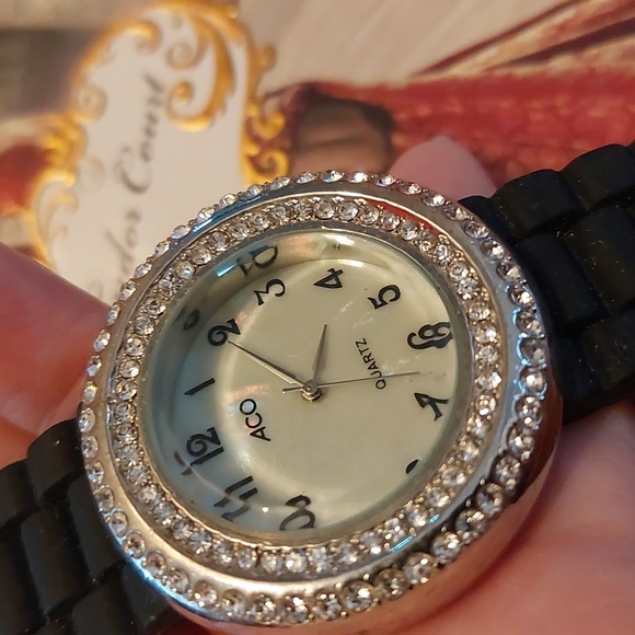 Vintage Avon Leo Sweet Honesty Perfume Bottle Watch Kate Emerson Books - Picture 8 of 10